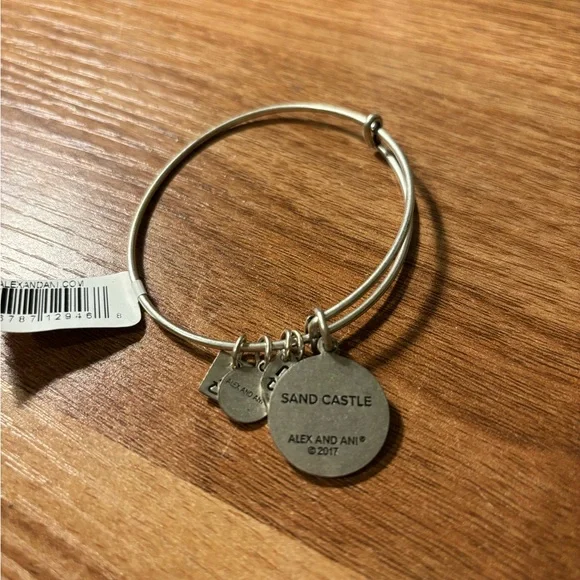 2017 Alex & Ani Sand castle bracelet BNWT - Picture 2 of 4